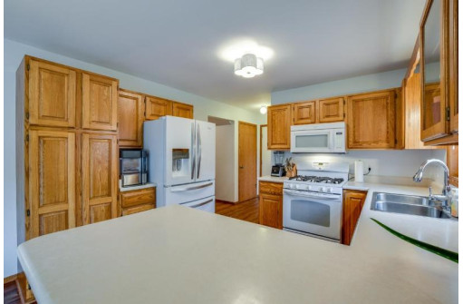 3013 Artesian Ln, Madison, WI 53713