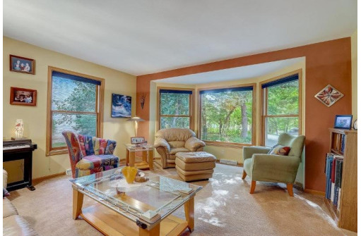 N6767 Shorewood Hills Rd, Lake Mills, WI 53551-9719