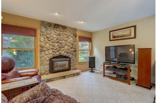 N6767 Shorewood Hills Rd, Lake Mills, WI 53551-9719