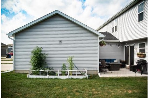 120 Alton Dr, Madison, WI 53718