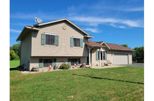 560 S Mill St, Kingston, WI 53939