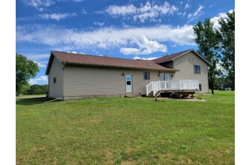 560 S Mill St, Kingston, WI 53939