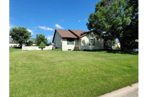 1104 Hillebrand Dr, Jefferson, WI 53549