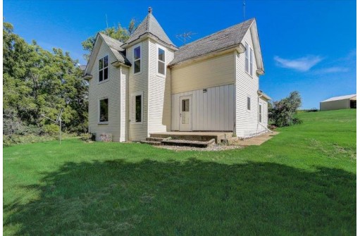 2575 County Road H, Barneveld, WI 53507