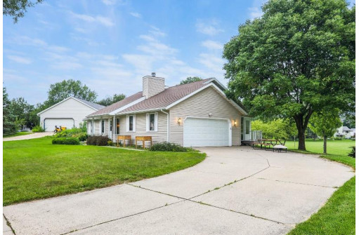 3306 Basil Dr, Madison, WI 53704