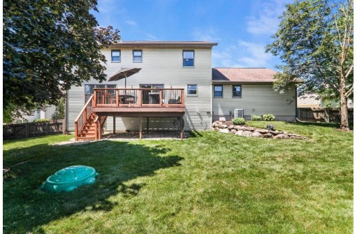 1710 Colony Cir, Sun Prairie, WI 53590