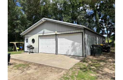 29085 Old Sextonville Dr, Lone Rock, WI 53556