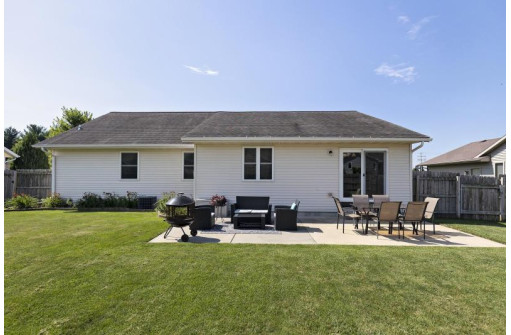 1510 Montclair Pl, Fort Atkinson, WI 53538