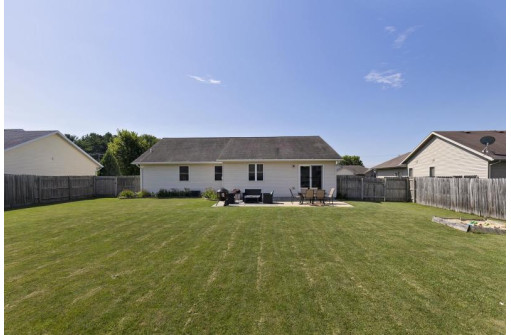 1510 Montclair Pl, Fort Atkinson, WI 53538