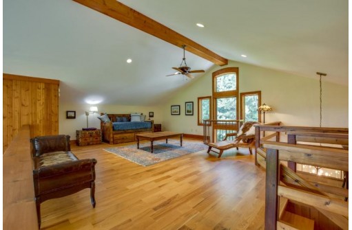 5949 Korback Rd, Spring Green, WI 53588