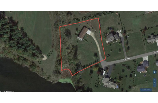 143 N Lakeview Dr, Cazenovia, WI 53924