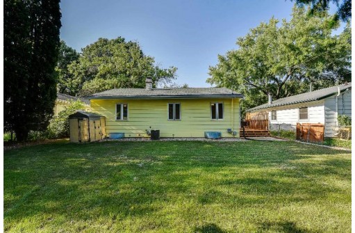 6021 Birch Hill Dr, Madison, WI 53711