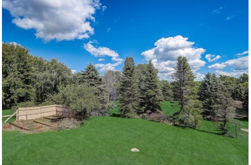 4554 Stone Wood Dr, Middleton, WI 53562