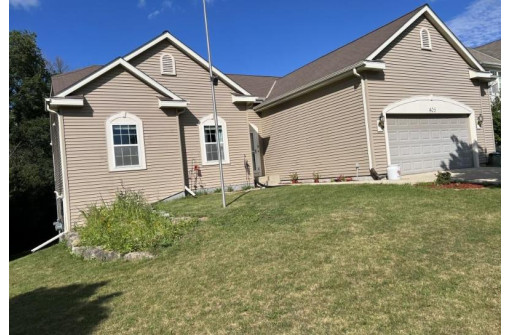 405 Hunters Glen Ln, Johnson Creek, WI 53038