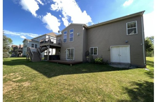 405 Hunters Glen Ln, Johnson Creek, WI 53038