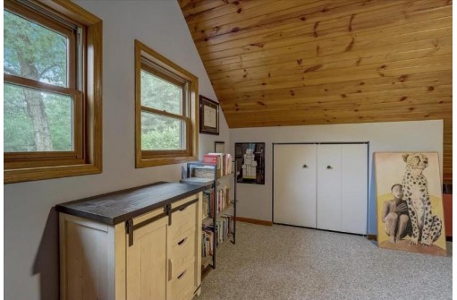 214 S Fern Ln, Oxford, WI 53952