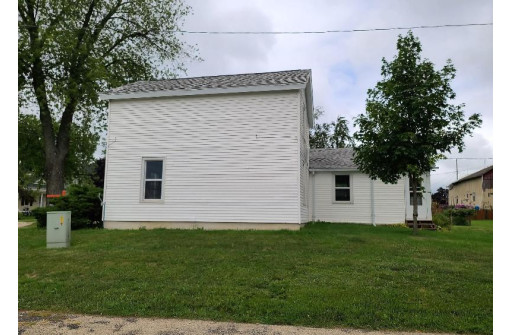 230 Towyn St, Cambria, WI 53923