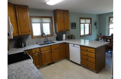 4346 Hawk Tr, DeForest, WI 53532