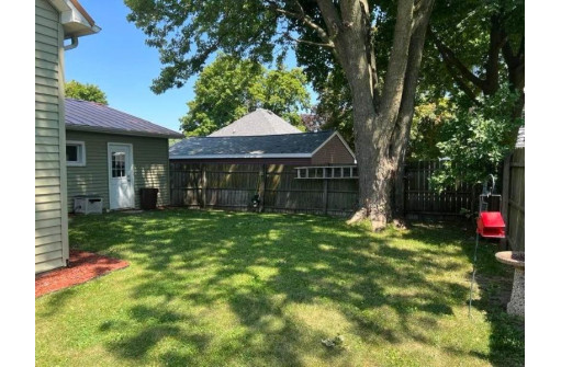 305 Kirby St, Ridgeway, WI 53582