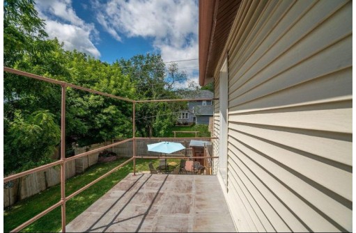 101 2nd St, New Glarus, WI 53574