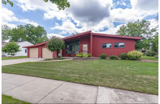 2124 Lombard Ave, Janesville, WI 53545