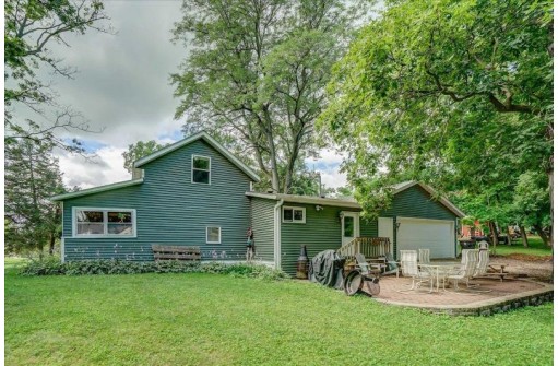 N4569 W Shore Place Rd, Cambridge, WI 53523