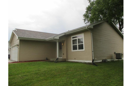 459 S Orchard St, Janesville, WI 53548-4478