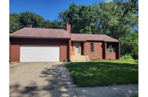 394 Grove St, Lake Mills, WI 53551