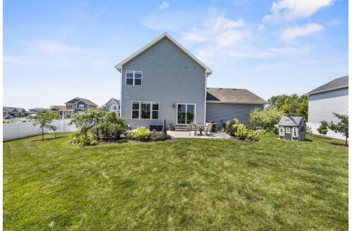 353 S Musket Ridge Dr, Sun Prairie, WI 53590