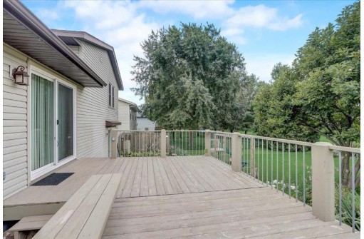 2126 S Thompson Dr, Madison, WI 53716