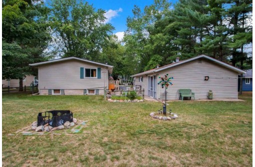 318 Dover Ct, Nekoosa, WI 54457