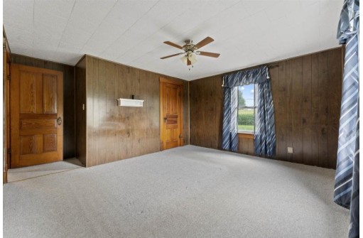 W7032 Highpoint Rd, Monticello, WI 53570