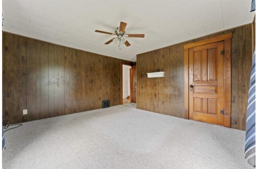W7032 Highpoint Rd, Monticello, WI 53570