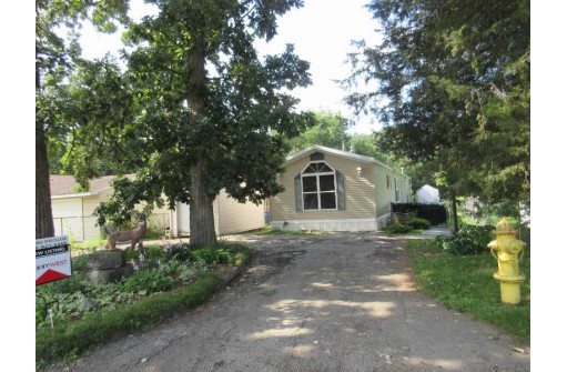 98 Falling Creek Cir, Janesville, WI 53548