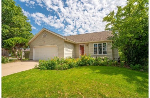 2801 Foxwood Tr, Madison, WI 53713