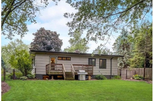 5674 Lacy Rd, Fitchburg, WI 53711