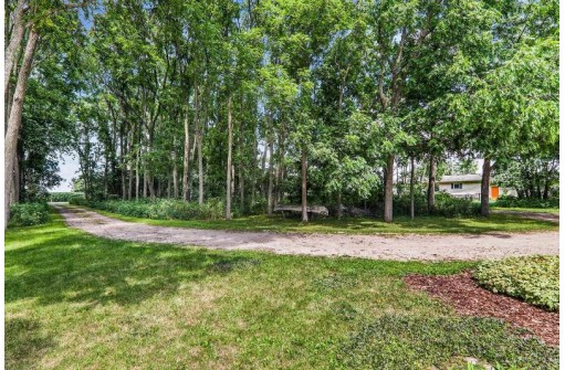 857 Bliven Rd, Edgerton, WI 53534