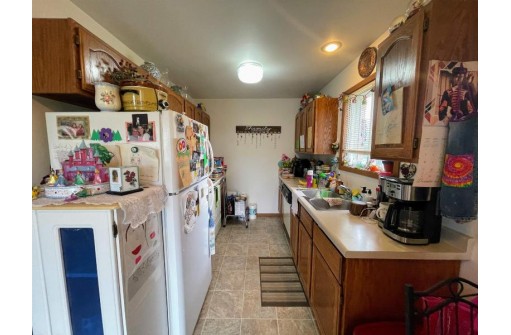 931 E Holum St, DeForest, WI 53532