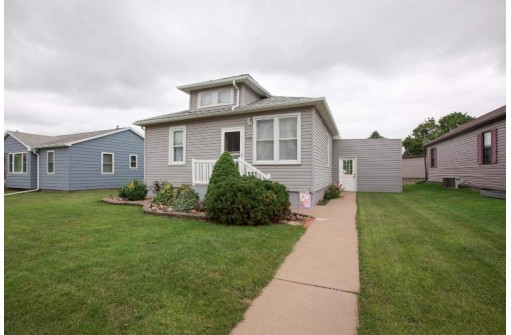 718 S Main St, Cuba City, WI 53807