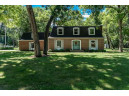 2670 Chatsworth Dr, Beloit, WI 53511