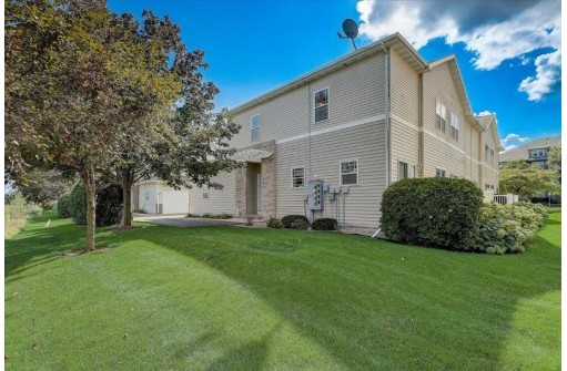 4023 Maple Grove Dr, Madison, WI 53719