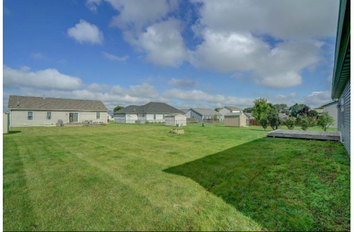 2418 Quail Ridge Dr, Janesville, WI 53546