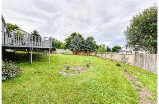 1210 Bultman Rd, Madison, WI 53704