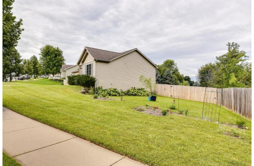 1210 Bultman Rd, Madison, WI 53704