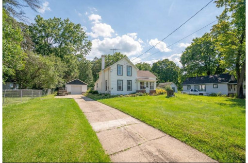 707 S Main St, Edgerton, WI 53534