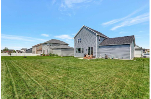 879 Yellowwood Pl, Sun Prairie, WI 53590