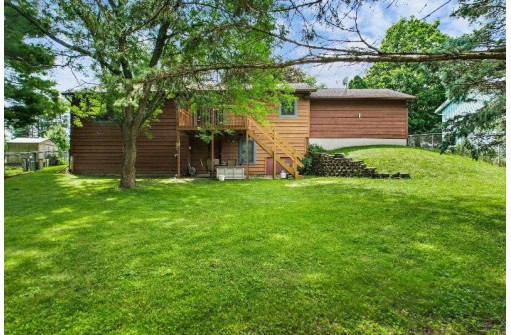 304 Old Indian Tr, DeForest, WI 53532