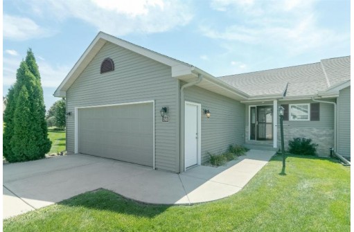 190 Elliott Ln, Oregon, WI 53575