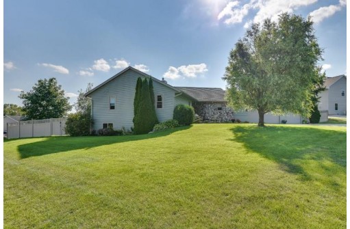 175 Hilltop Dr, Fall River, WI 53932