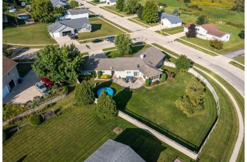 175 Hilltop Dr, Fall River, WI 53932